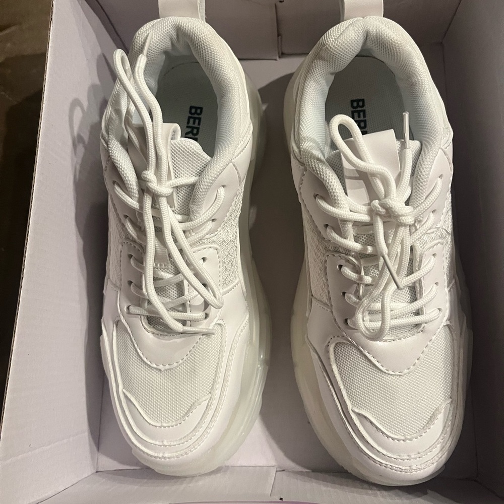Women’s sneakers